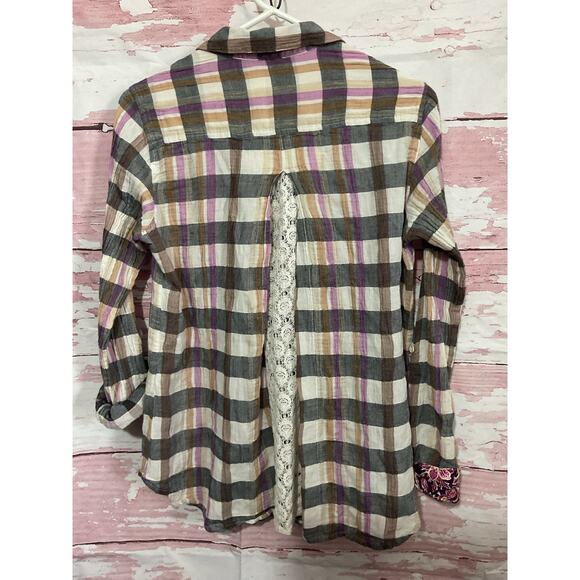 Isabella Sinclair Lace Back Top Size Medium - Picture 8 of 9